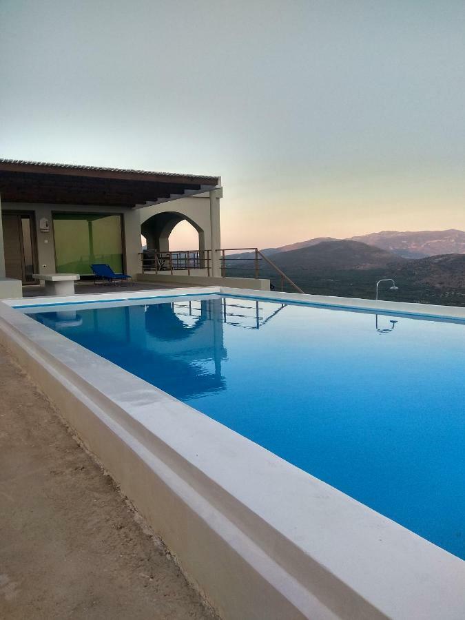 Villa Gusta Tholos  Ngoại thất bức ảnh
