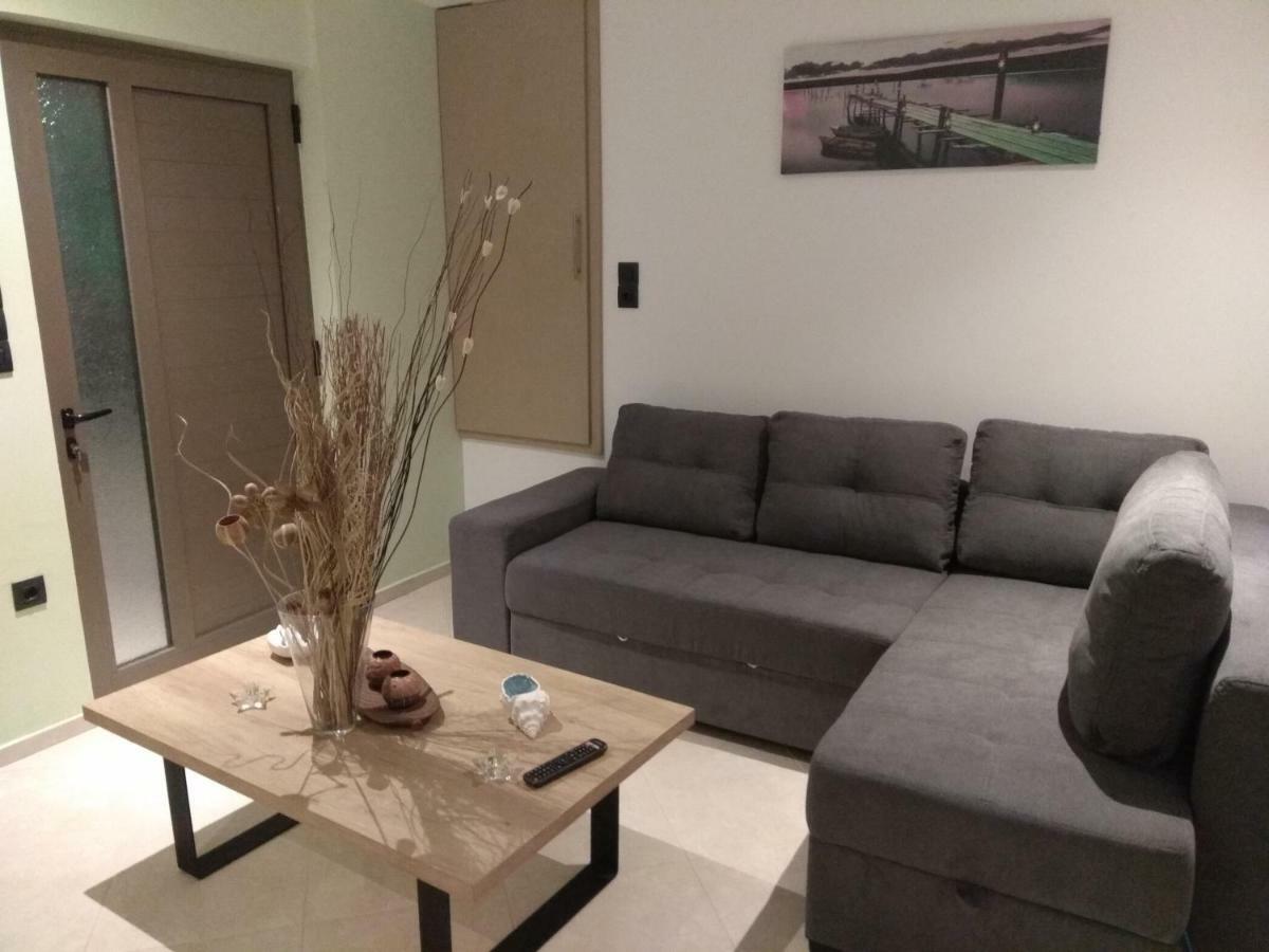 Villa Gusta Tholos  Ngoại thất bức ảnh